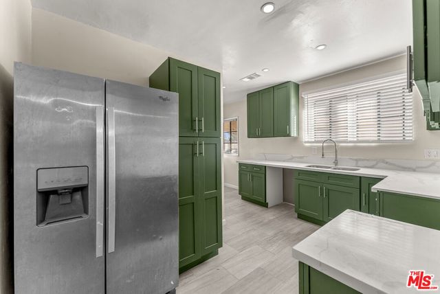 8905 S Wilton, Los Angeles, CA 90047