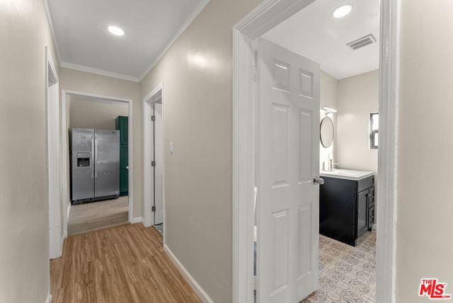 8905 S Wilton, Los Angeles, CA 90047