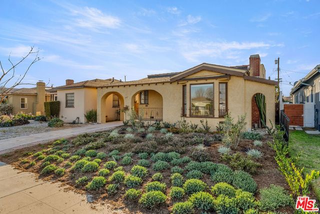 8905 S Wilton, Los Angeles, CA 90047