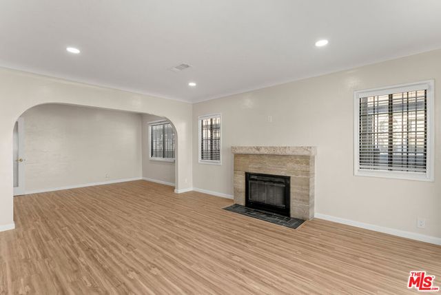 8905 S Wilton, Los Angeles, CA 90047