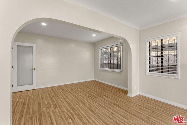 8905 S Wilton, Los Angeles, CA 90047