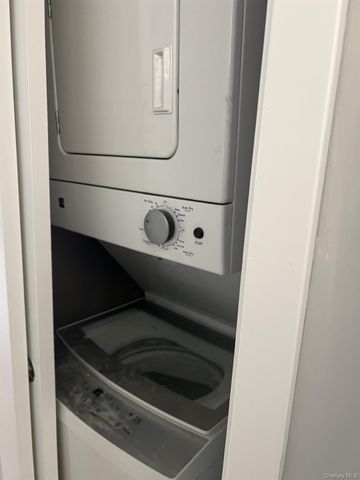 130 Glenwood Avenue 22, Yonkers, NY 10703