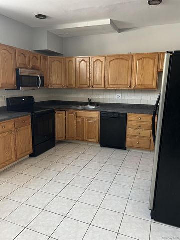 130 Glenwood Avenue 22, Yonkers, NY 10703