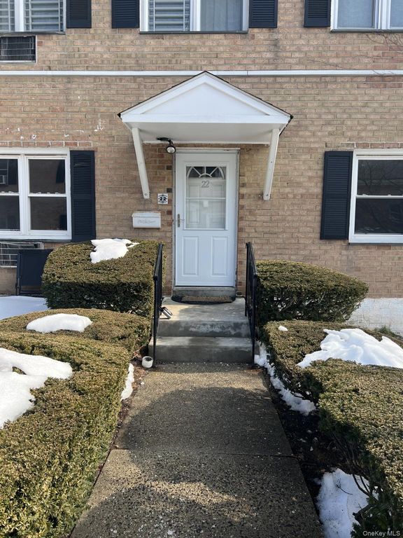 130 Glenwood Avenue 22, Yonkers, NY 10703
