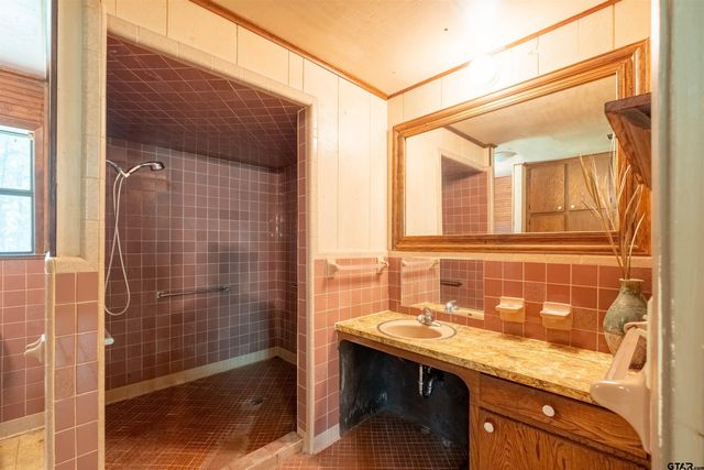 704 County Road 1903, Jacksonville, TX 75766