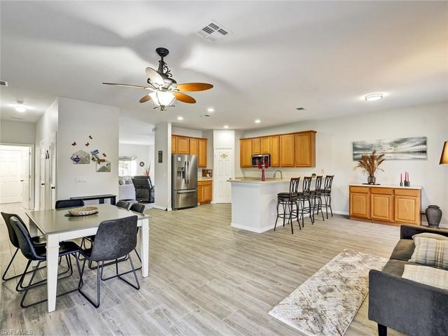 2941 Inlet Cove LN E, Naples, FL 34120