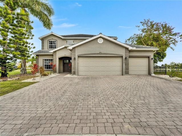 2941 Inlet Cove LN E, Naples, FL 34120