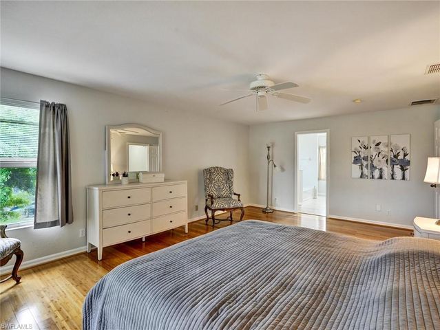 2941 Inlet Cove LN E, Naples, FL 34120