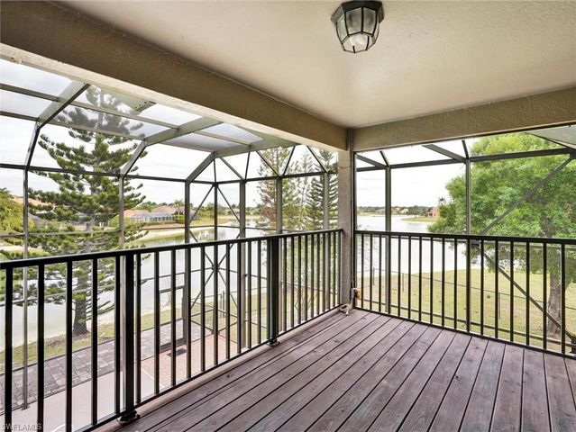 2941 Inlet Cove LN E, Naples, FL 34120