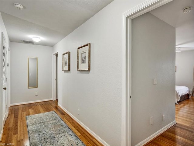 2941 Inlet Cove LN E, Naples, FL 34120