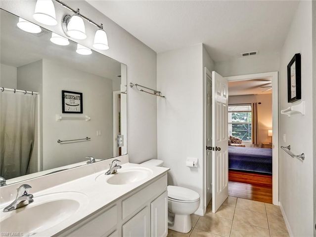 2941 Inlet Cove LN E, Naples, FL 34120