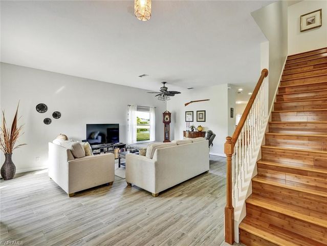 2941 Inlet Cove LN E, Naples, FL 34120