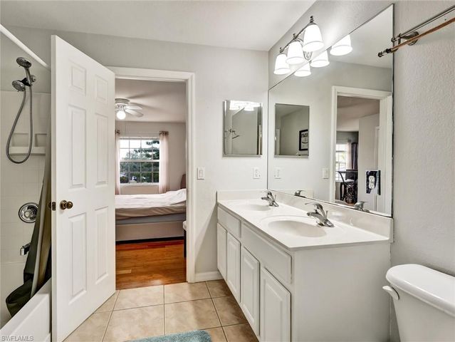 2941 Inlet Cove LN E, Naples, FL 34120