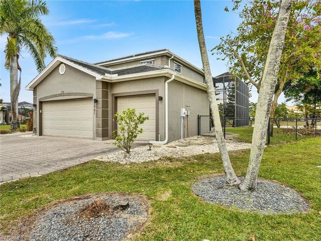 2941 Inlet Cove LN E, Naples, FL 34120