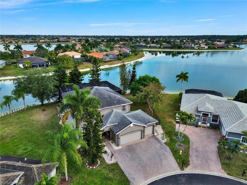2941 Inlet Cove LN E, Naples, FL 34120