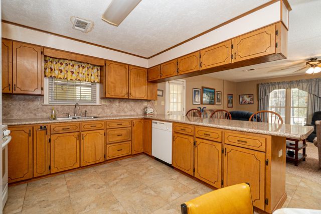 231 Sims Langley Trl, Junction City, AR 71749