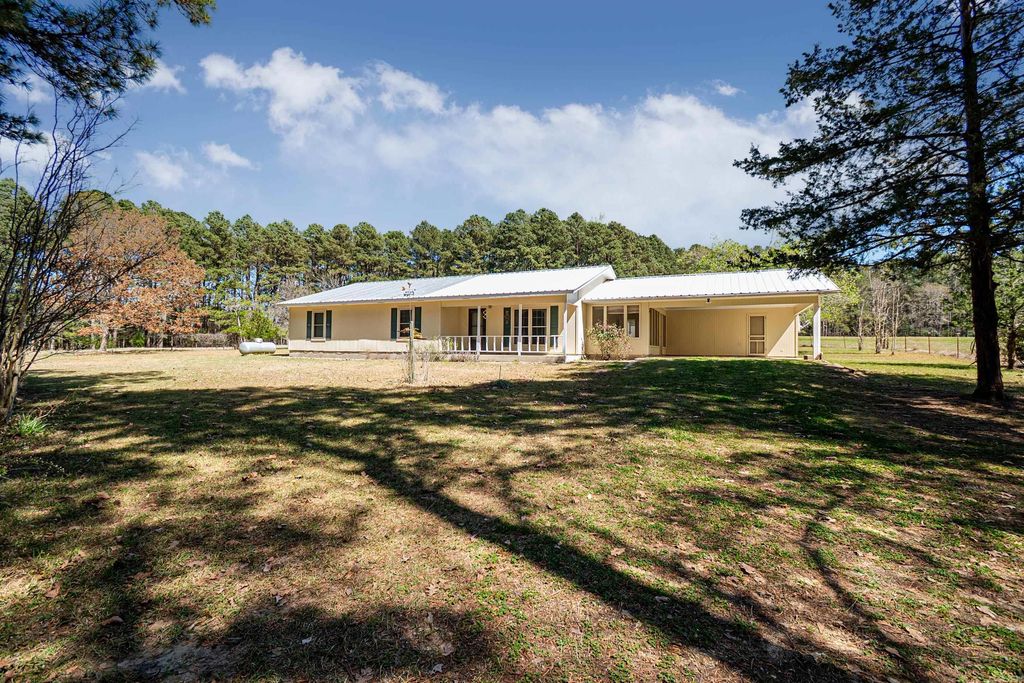 231 Sims Langley Trl, Junction City, AR 71749