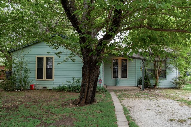 6737 Lakeside Drive, Lake Worth, TX 76135