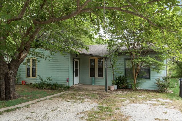 6737 Lakeside Drive, Lake Worth, TX 76135