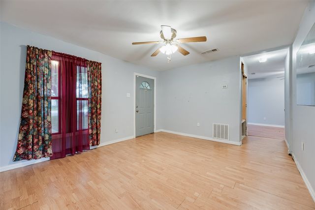 6737 Lakeside Drive, Lake Worth, TX 76135