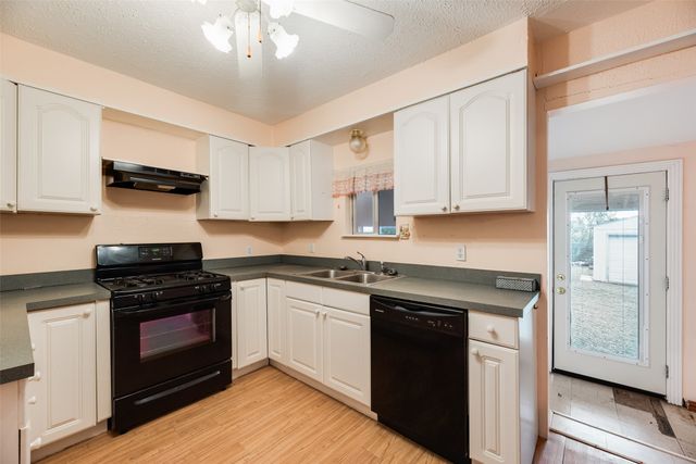 6737 Lakeside Drive, Lake Worth, TX 76135