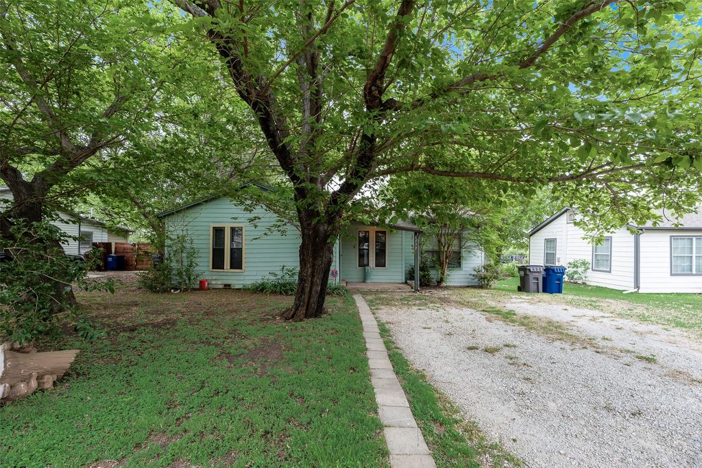 6737 Lakeside Drive, Lake Worth, TX 76135