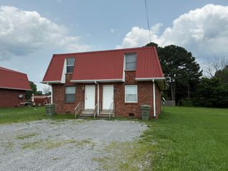 521 Dawson Ln Apt B, Lebanon, TN 37087