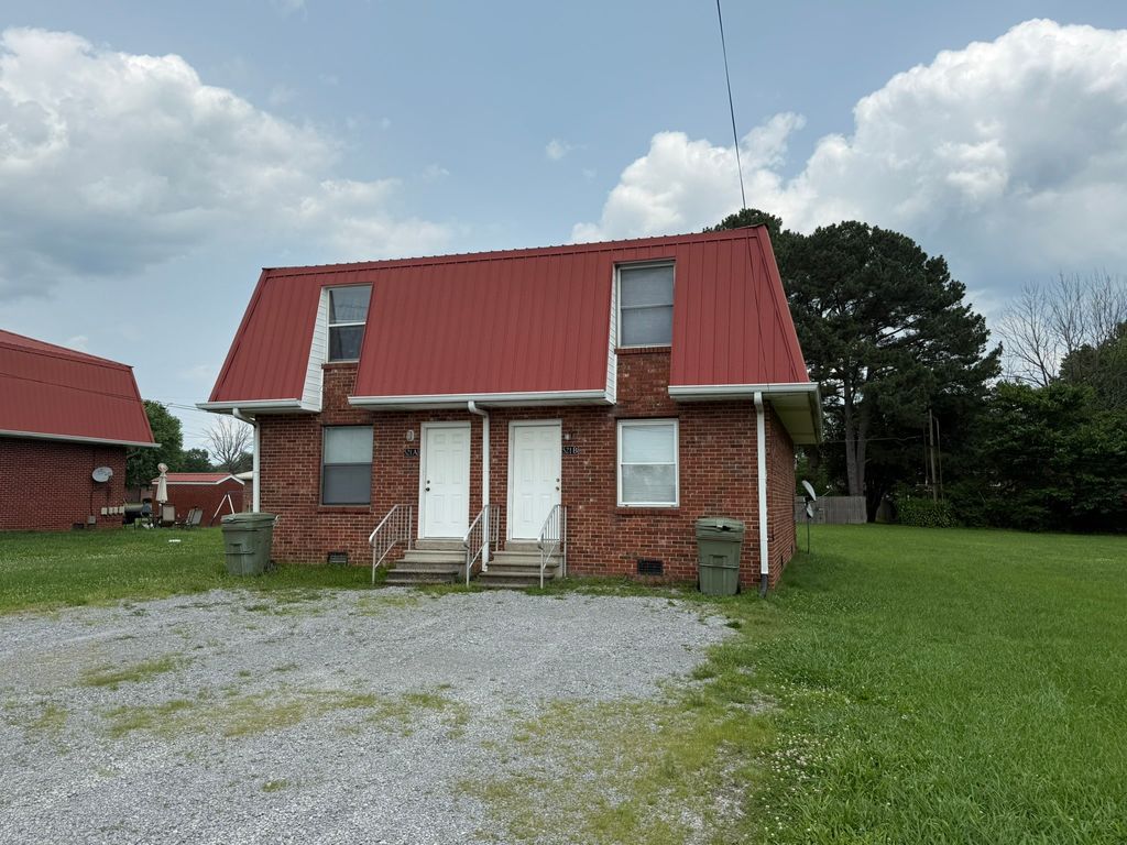 521 Dawson Ln Apt B, Lebanon, TN 37087