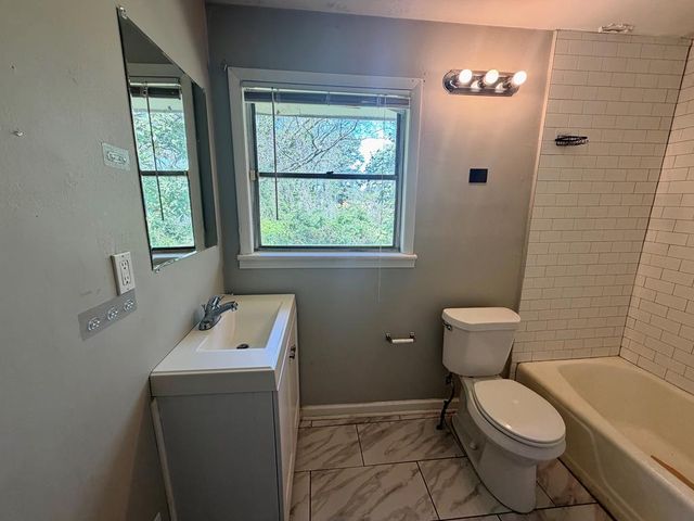 2705 Dunmoreland Ter, Atlanta, GA 30349