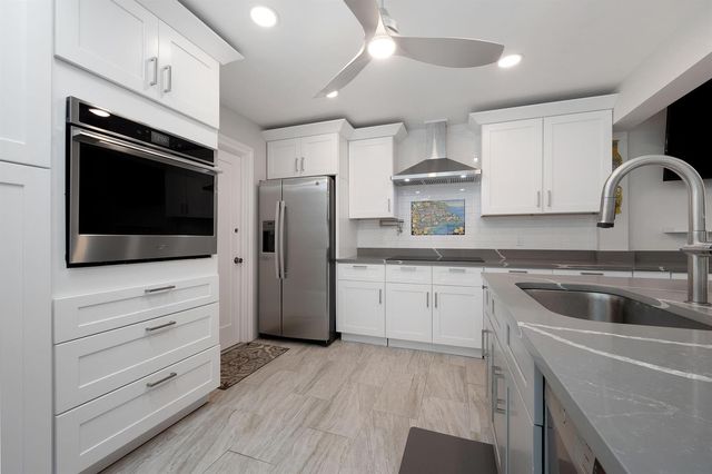 7 Ridge Pointe Drive C, Boynton Beach, FL 33435