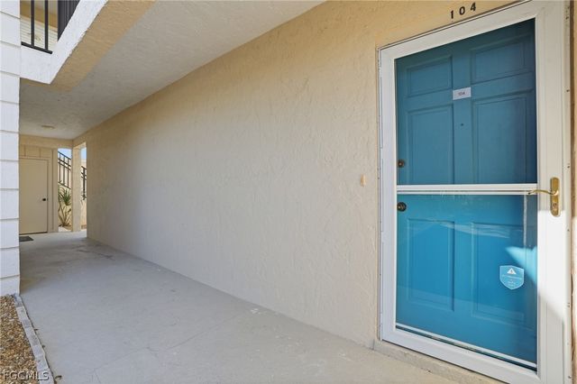 1714 Bikini CT 104, Cape Coral, FL 33904