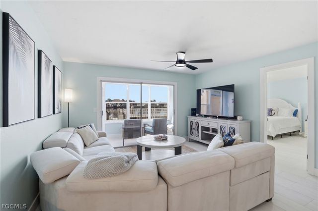 1714 Bikini CT 104, Cape Coral, FL 33904