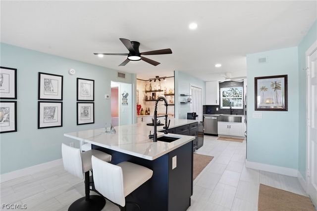 1714 Bikini CT 104, Cape Coral, FL 33904