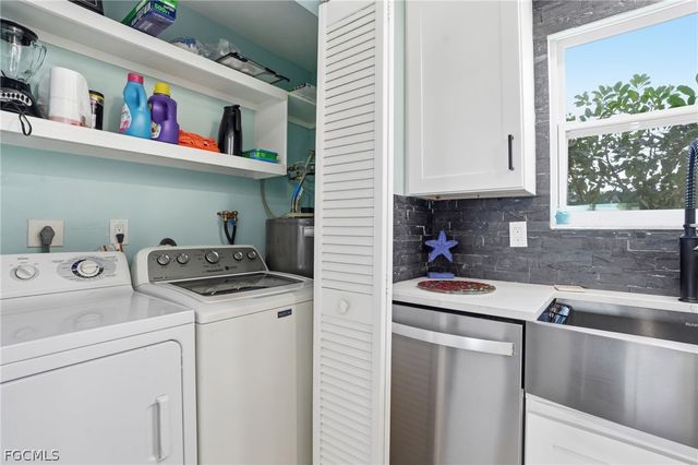 1714 Bikini CT 104, Cape Coral, FL 33904