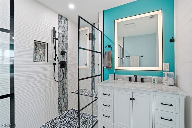 1714 Bikini CT 104, Cape Coral, FL 33904