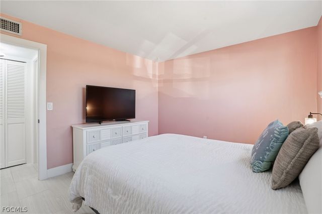 1714 Bikini CT 104, Cape Coral, FL 33904