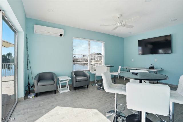 1714 Bikini CT 104, Cape Coral, FL 33904