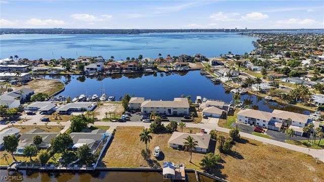 1714 Bikini CT 104, Cape Coral, FL 33904