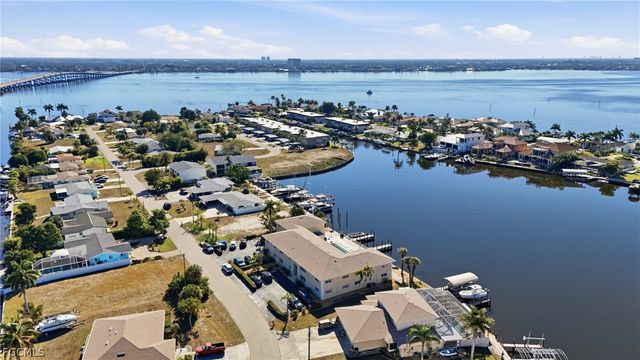 1714 Bikini CT 104, Cape Coral, FL 33904