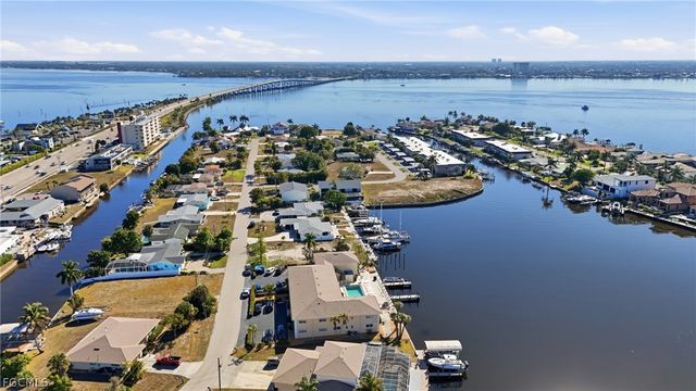 1714 Bikini CT 104, Cape Coral, FL 33904