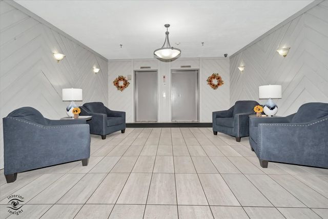 1400 N Elmhurst Road 119, Mount Prospect, IL 60056