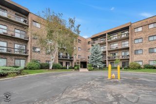 1400 N Elmhurst Road 119, Mount Prospect, IL 60056