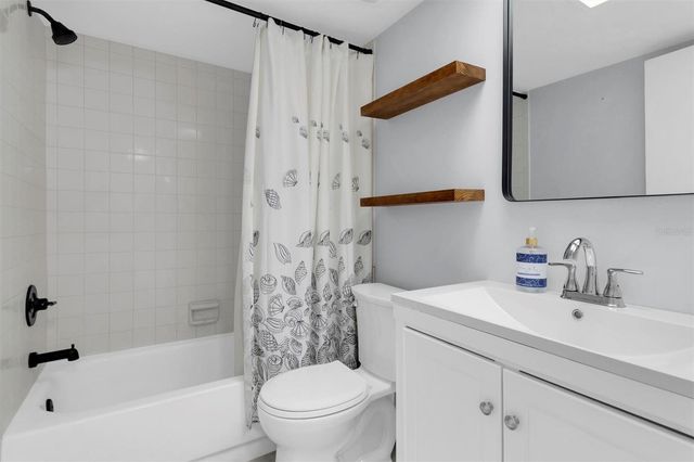 108 LAKEVIEW PLACE 108, Oldsmar, FL 34677