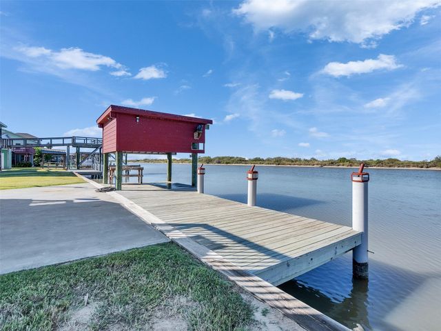 4062 Fm-2031 Beach Road, Matagorda, TX 77414