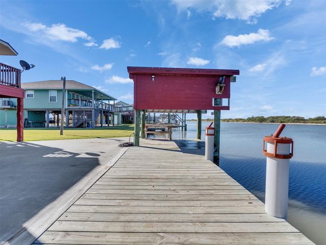 4062 Fm-2031 Beach Road, Matagorda, TX 77414