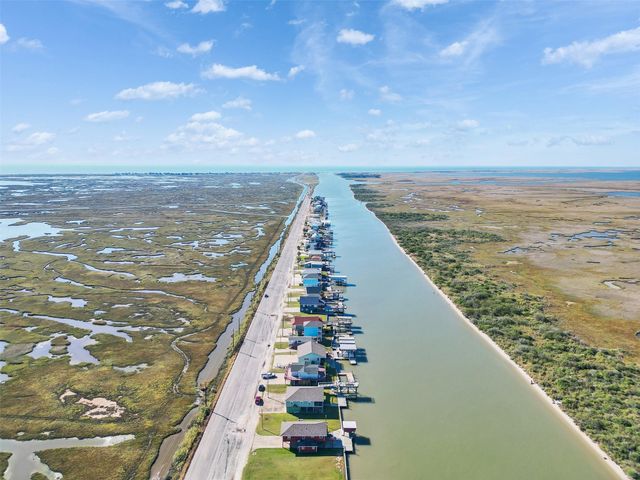 4062 Fm-2031 Beach Road, Matagorda, TX 77414