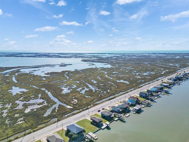 4062 Fm-2031 Beach Road, Matagorda, TX 77414