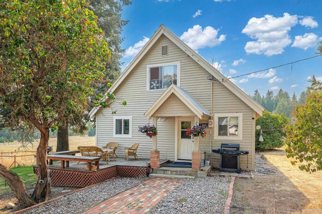 8410 W Valley Rd, Clayton, WA 99110