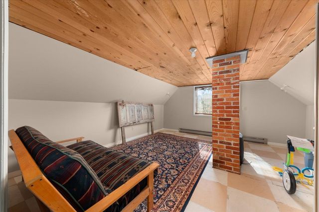 8410 W Valley Rd, Clayton, WA 99110