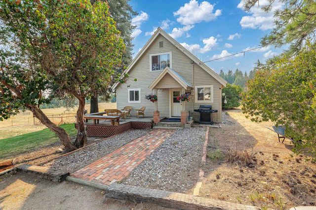 8410 W Valley Rd, Clayton, WA 99110